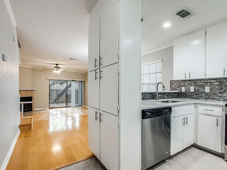 11815 Vance Jackson Rd #606 — Photo 4