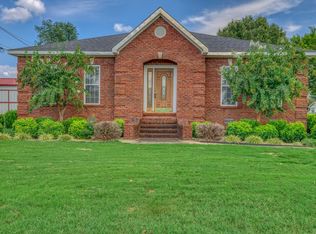2203 Brown St, Muscle Shoals, AL 35661