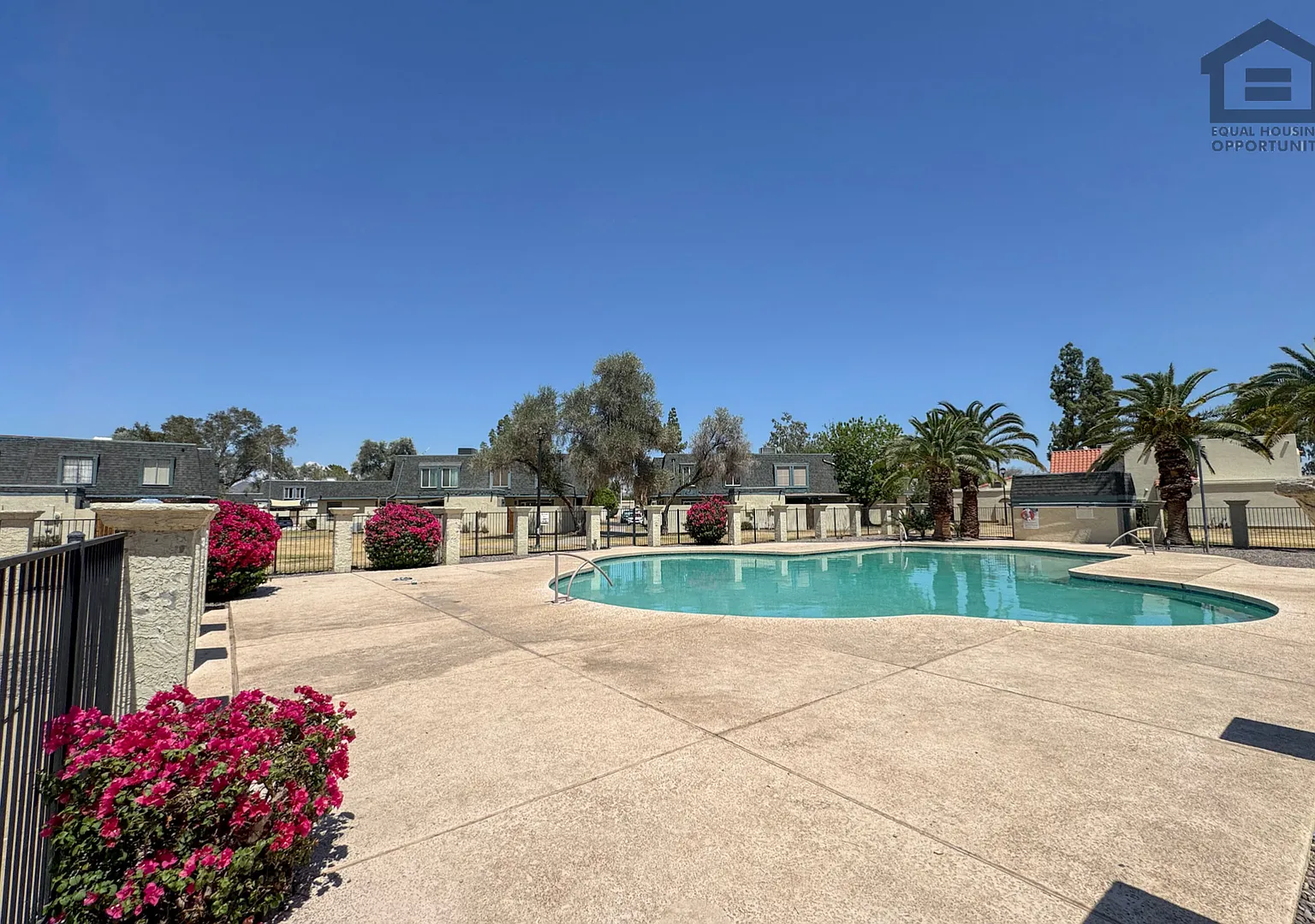 3Bed/2Bath 2-Story Townhouse at N 35th Ave/Northern Ave! Move-In Ready on 09/10/2026! — Photo 4