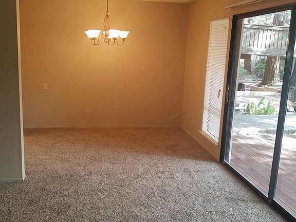 4th image of 2400 Larkspur Ln