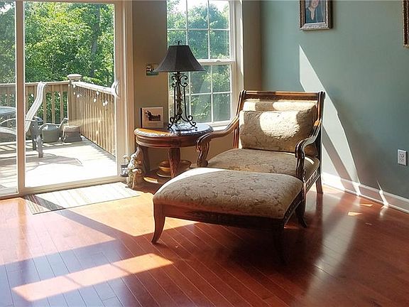 5th image of 40 Grandview Dr #40