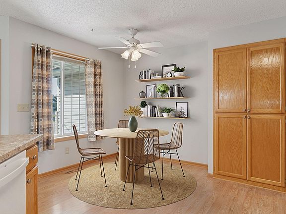 5th image of 12984 Brookside Ln N