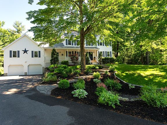 3rd image of 28 Woodbine Drive