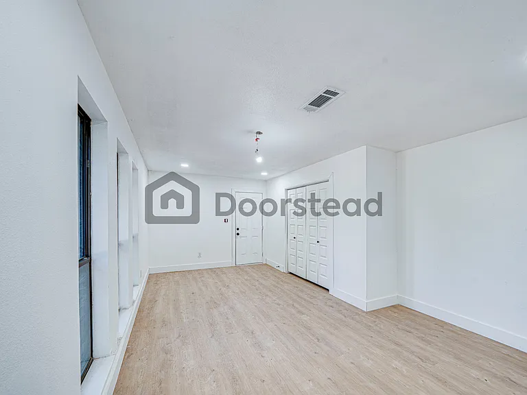 5204 Blue Valley Ct — Photo 11