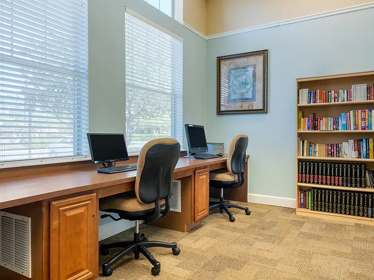 Ryan Oaks Apartments — Photo 16
