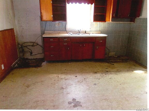 3rd image of 313 N 1st St