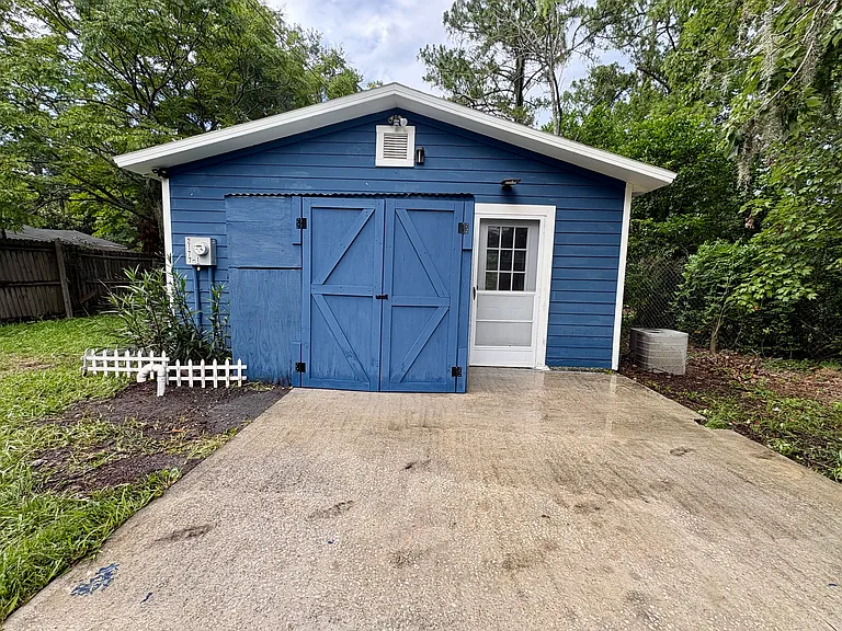 2177 Lake Dr #1 — Photo 17