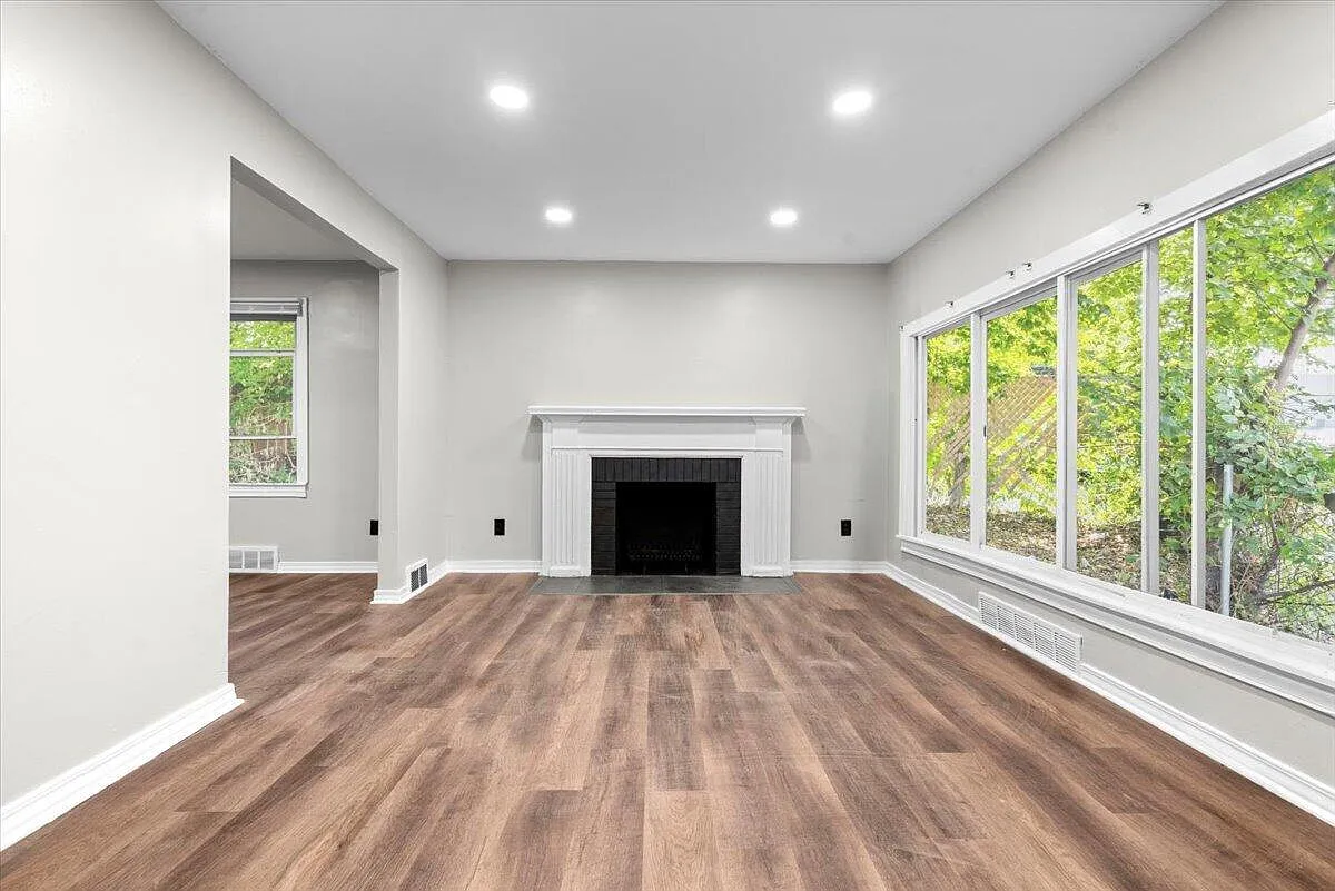 4 bed, 2.0 bath, 1537 sqft, $1,600 — Photo 2