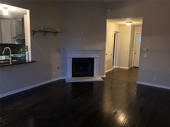 4th image of 300 Dana Dr