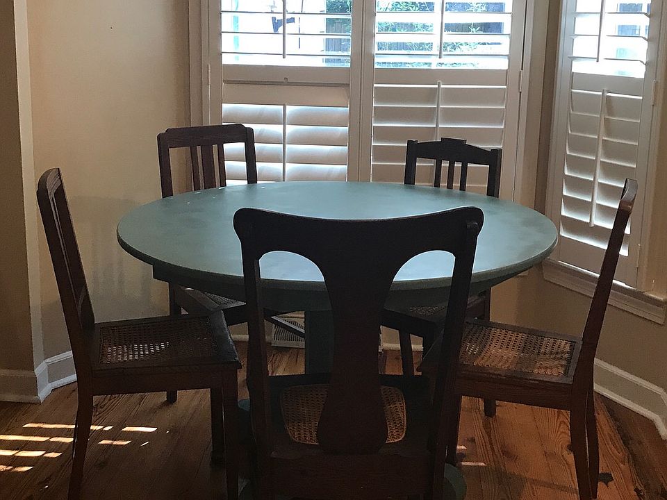 Breakfast nook