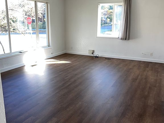 5th image of 2715 E Jefferson St