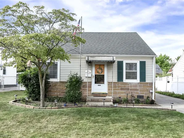14800 Grapeland Ave, Cleveland, OH 44111