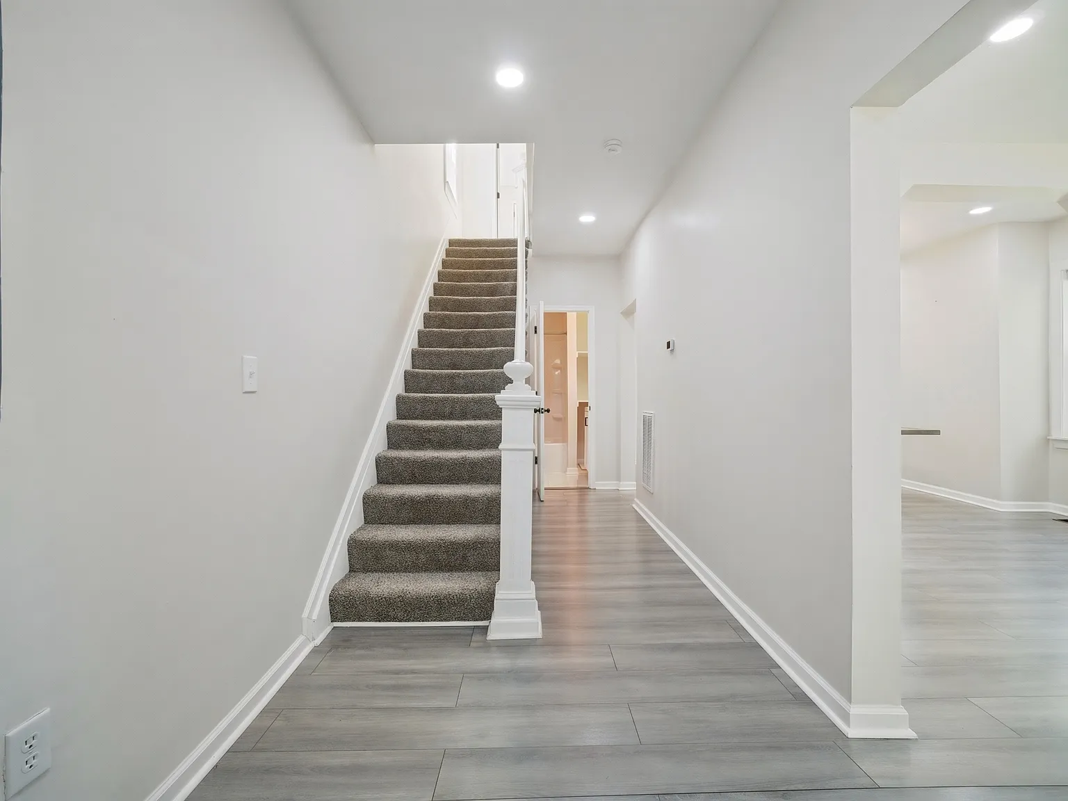 3 bed, 1448 sqft, $2,100 — Photo 2
