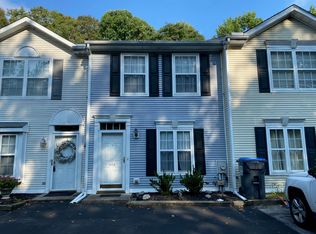 104 Creekside Ct, Newark, DE 19702