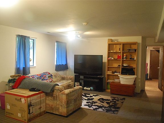 5th image of 238 NE Vena St