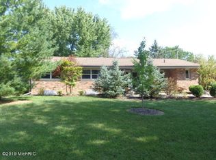 1421 Sioux Trl, Niles, MI 49120