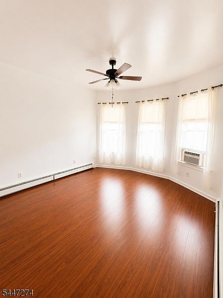 2nd image of 16 Harrison Pl