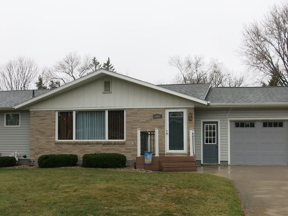 1st image of 605 8th Ave S