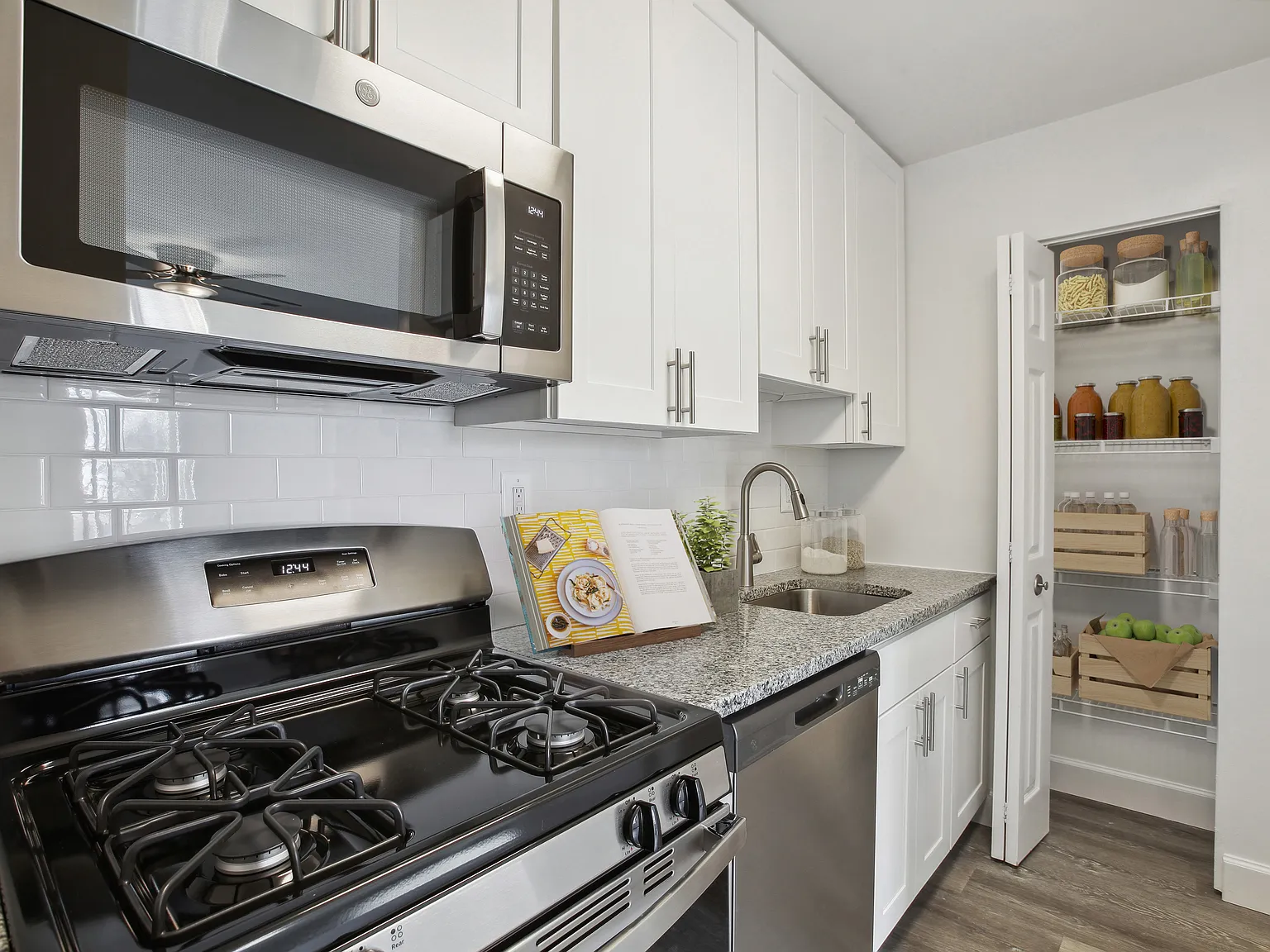 Hallfield Apartments — Photo 2