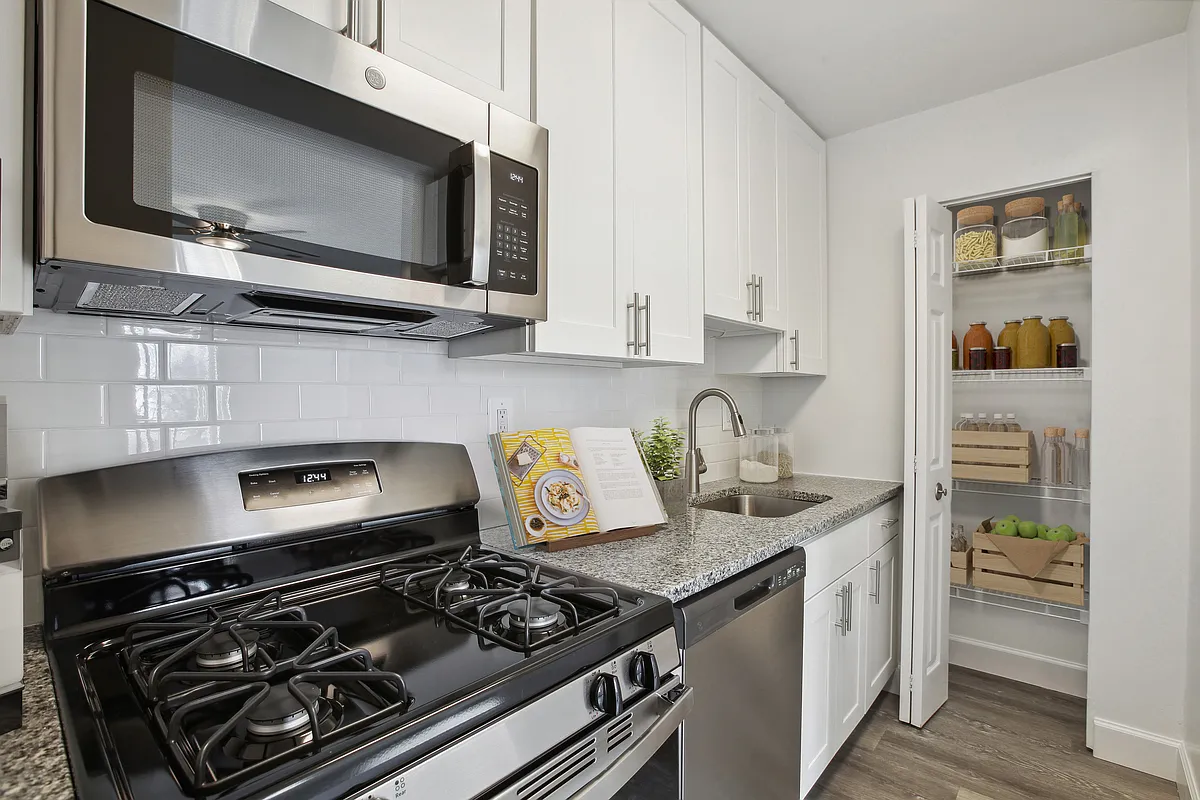 Building Photo - Hallfield Apartments