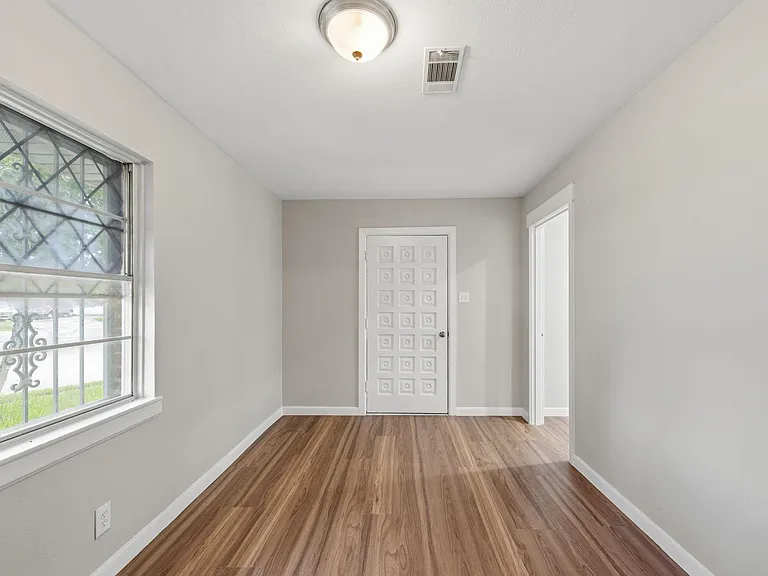 1434 Marleen St — Photo 11