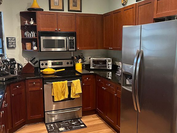2nd image of 125 Calle El Jardin St #204