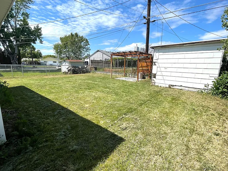 703 Winslow Ave — Photo 15