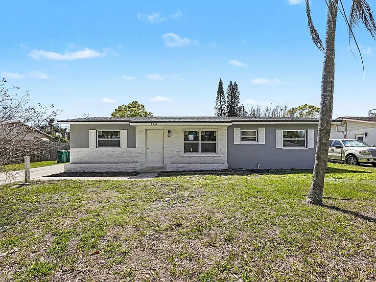 5240 Sutton Ave — Photo 2