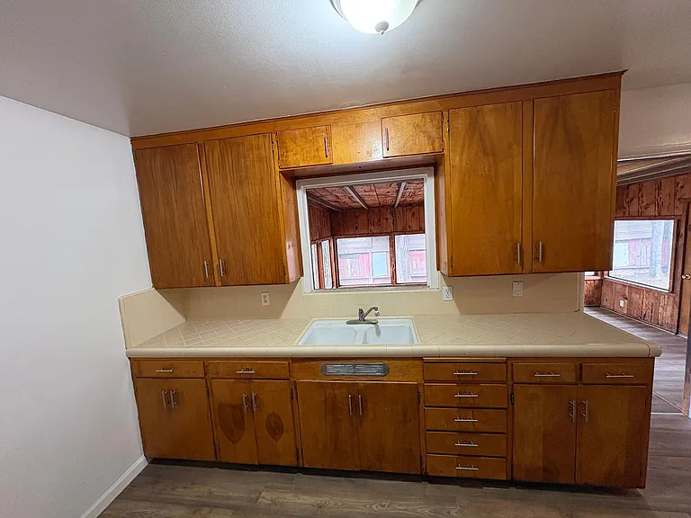 690 W North Way — Photo 16