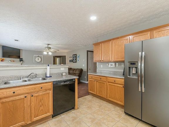 2nd image of 622 Stonecrest Dr