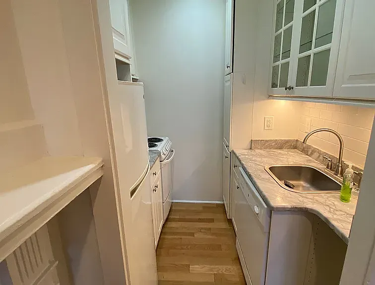 458 Beacon St #1 — Photo 4