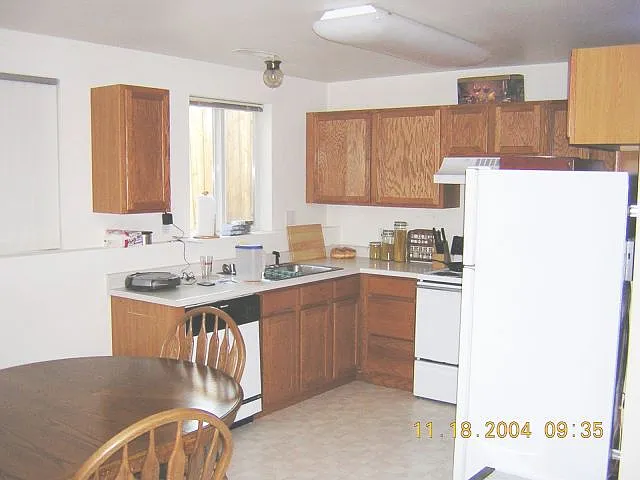 2 bed, 2.0 bath, 1070 sqft, $1,075 — Photo 2