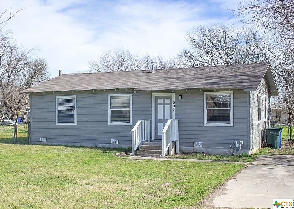 1st image of 207 E Reagan Ave