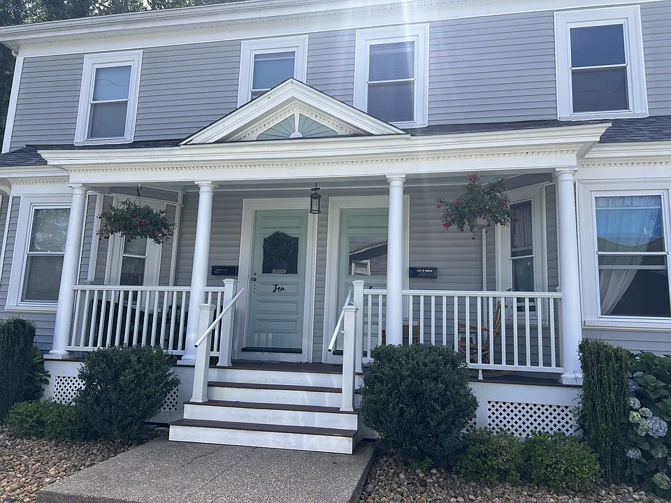 12 Hamilton Ave #2