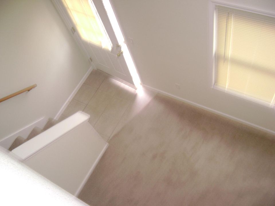 2nd image of 905 E Park St APT H1