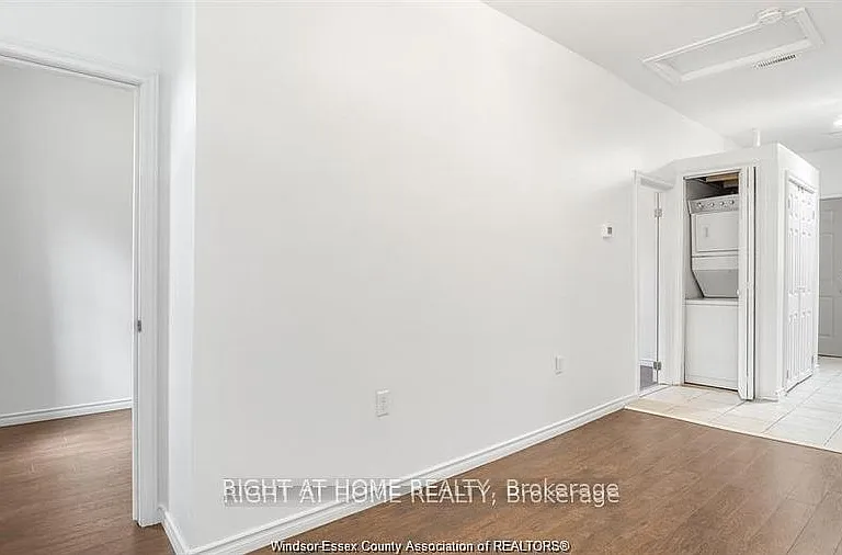 762 Aylmer Ave E — Photo 8