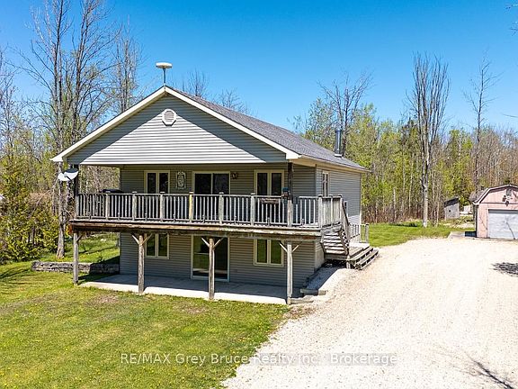 3rd image of 94 Maple Dr