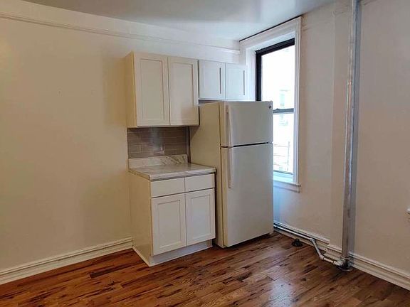 3rd image of 721 Walton Ave #3X