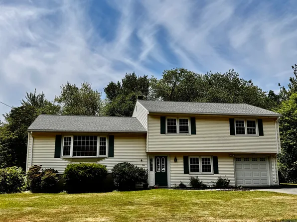 26 Victoria Drive, Branford, CT 06405