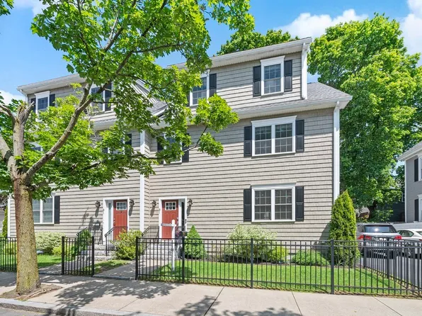 31 Wellington St #1, Waltham, MA 02451