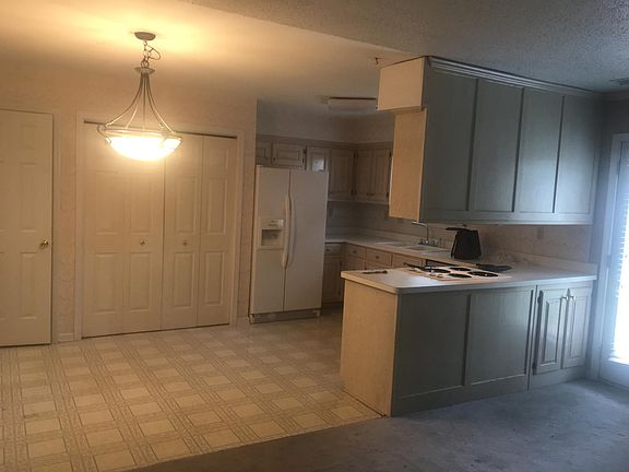 2nd image of 1104 Oldfield Cir