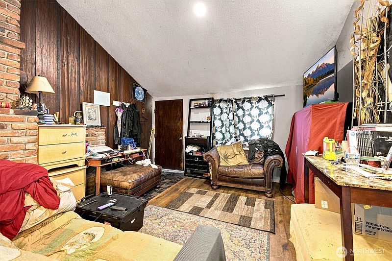 4th image of 6346 21st Avenue SW