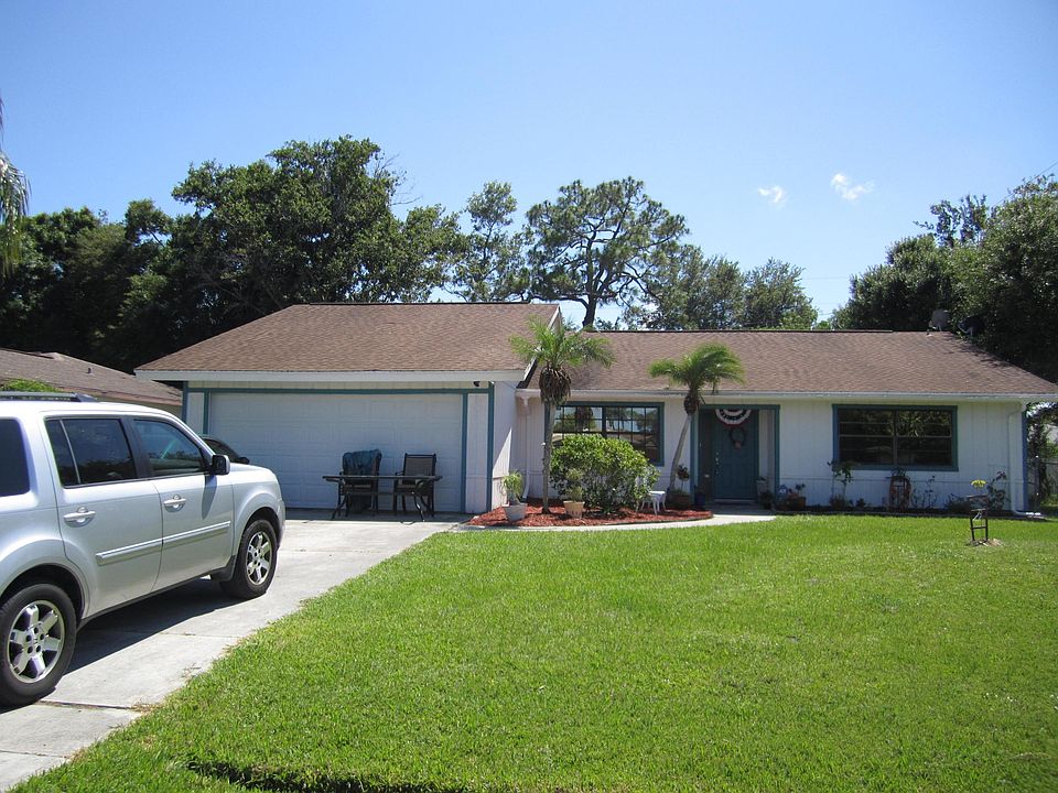 1st image of 408 SE Seabreeze Lane
