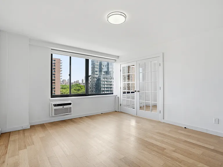 792 Columbus Ave #10 — Photo 12