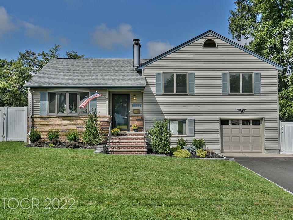 1st image of 136 Linden Ave