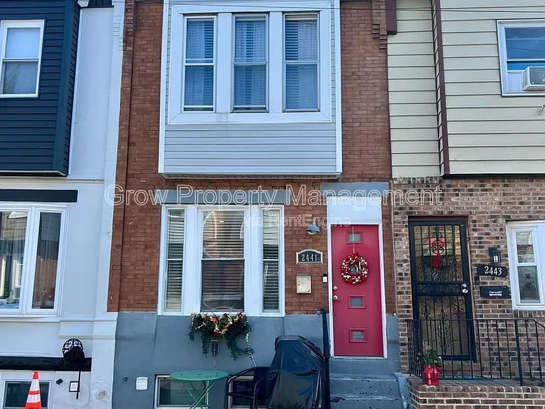 2441 S Philip St — Photo 18