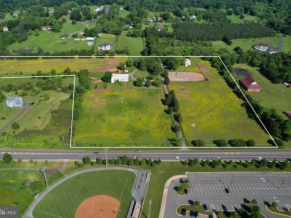 10410 Kettle Run Rd, Nokesville, VA 20181