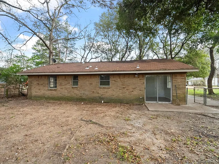 602 Reverse St — Photo 21