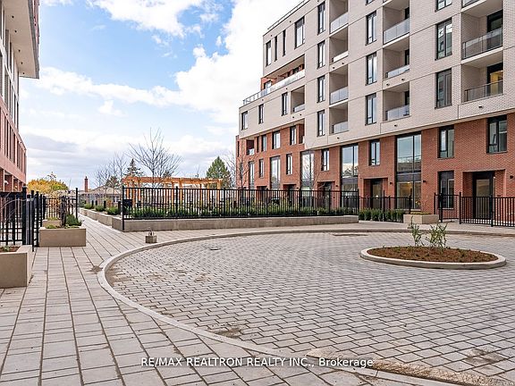 3rd image of 3100 Keele St #430