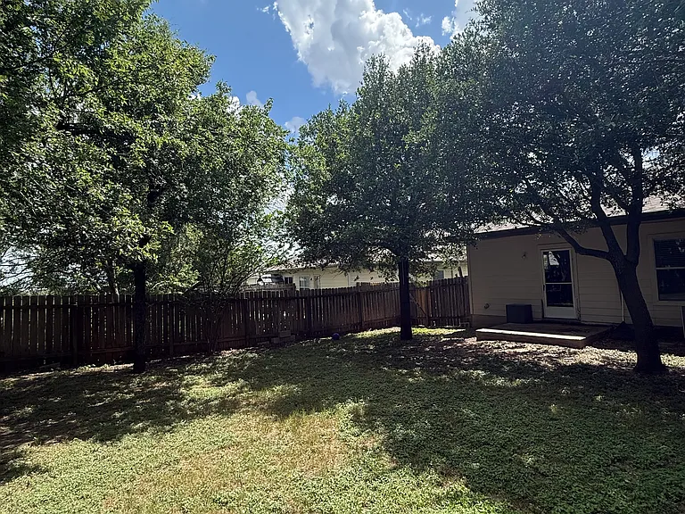 2827 Southampton Way #B — Photo 13